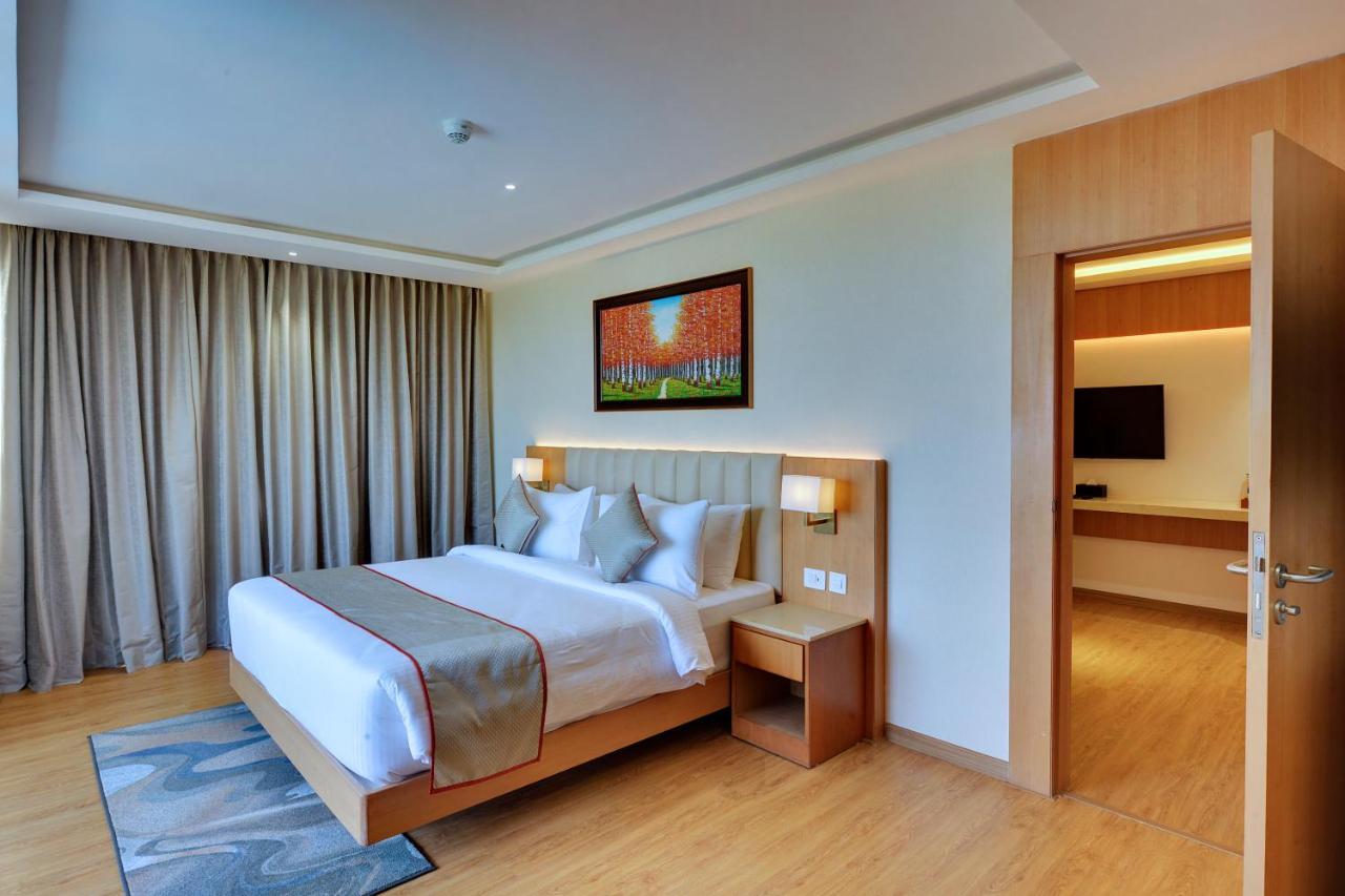 Clarion Hotel Bangalore Yesvantpur Exteriör bild