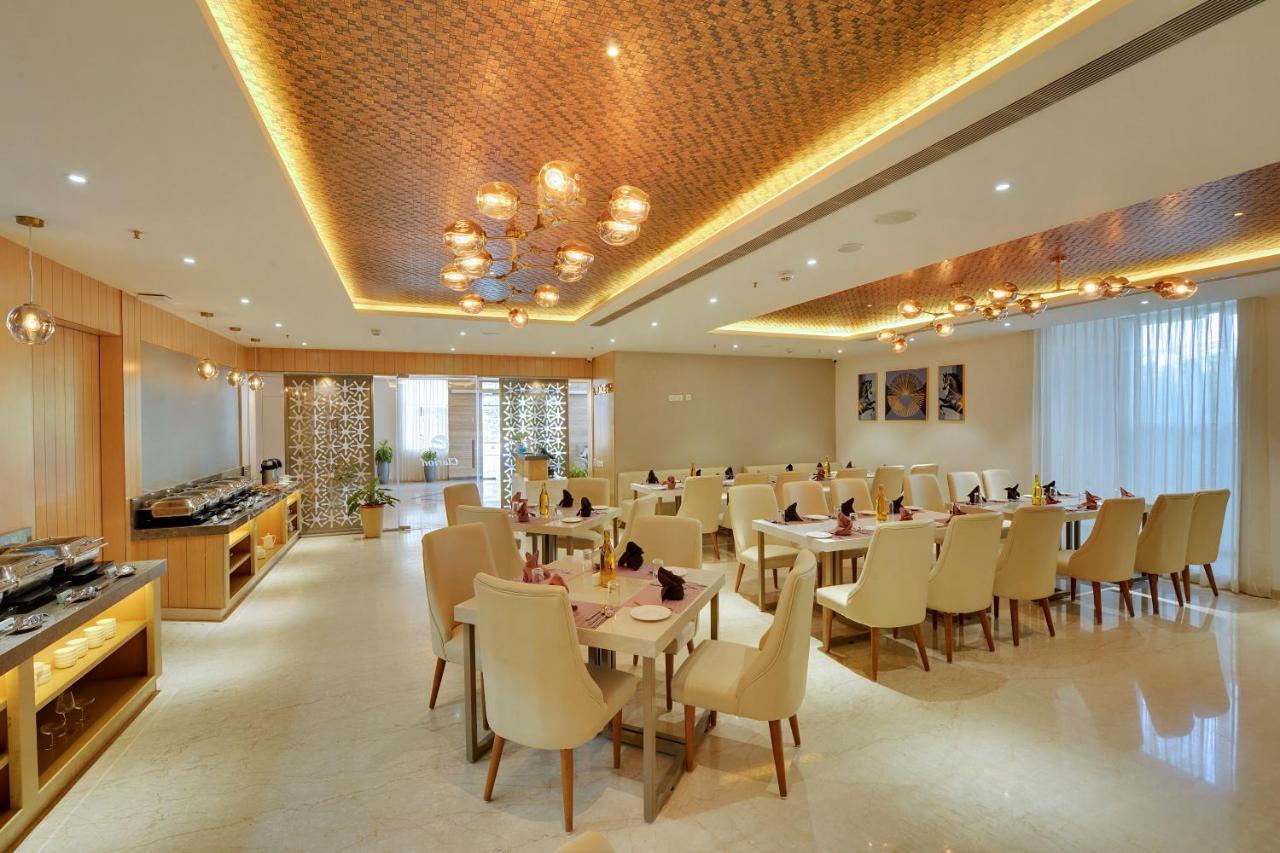 Clarion Hotel Bangalore Yesvantpur Exteriör bild