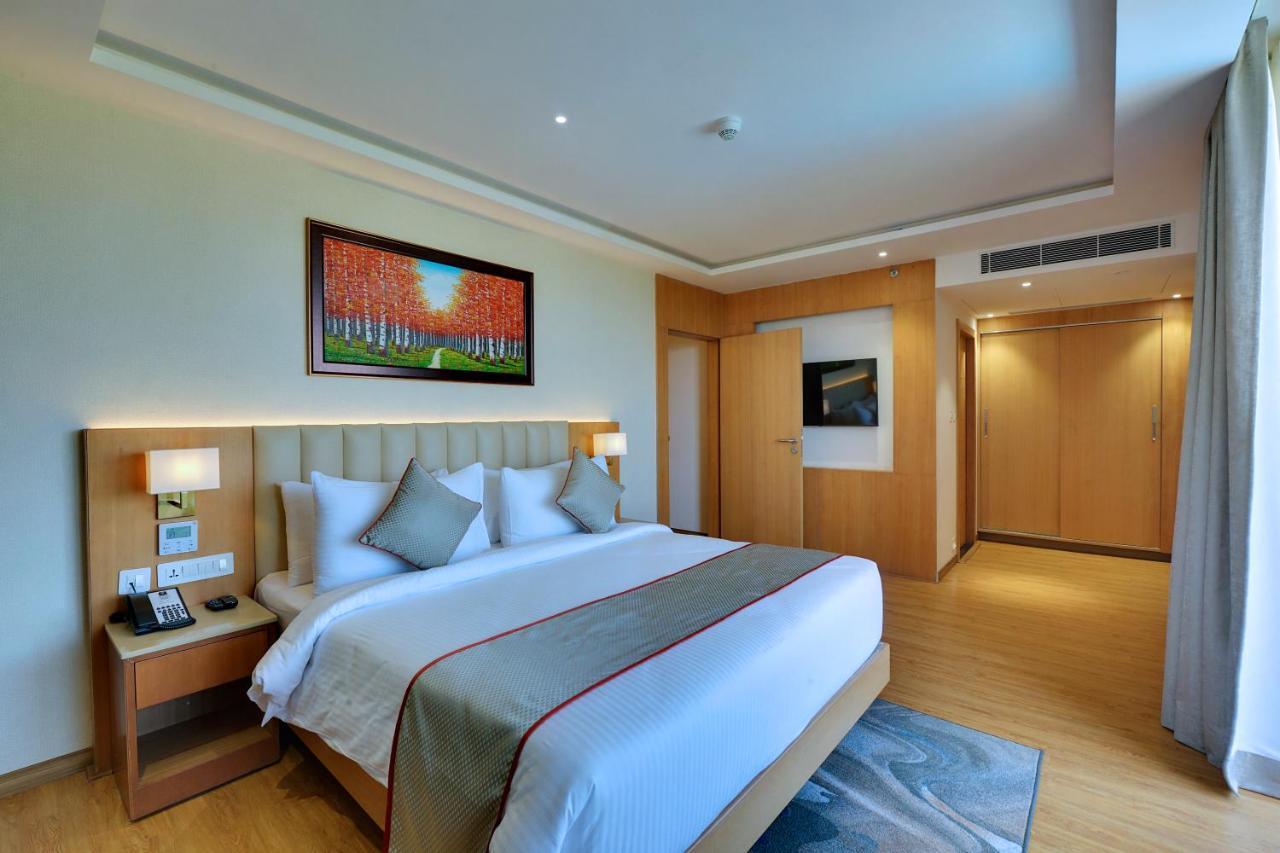 Clarion Hotel Bangalore Yesvantpur Exteriör bild