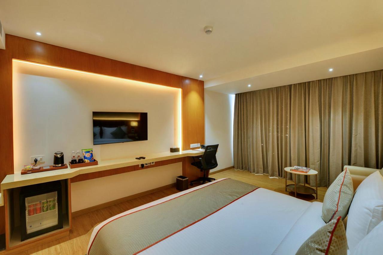 Clarion Hotel Bangalore Yesvantpur Exteriör bild