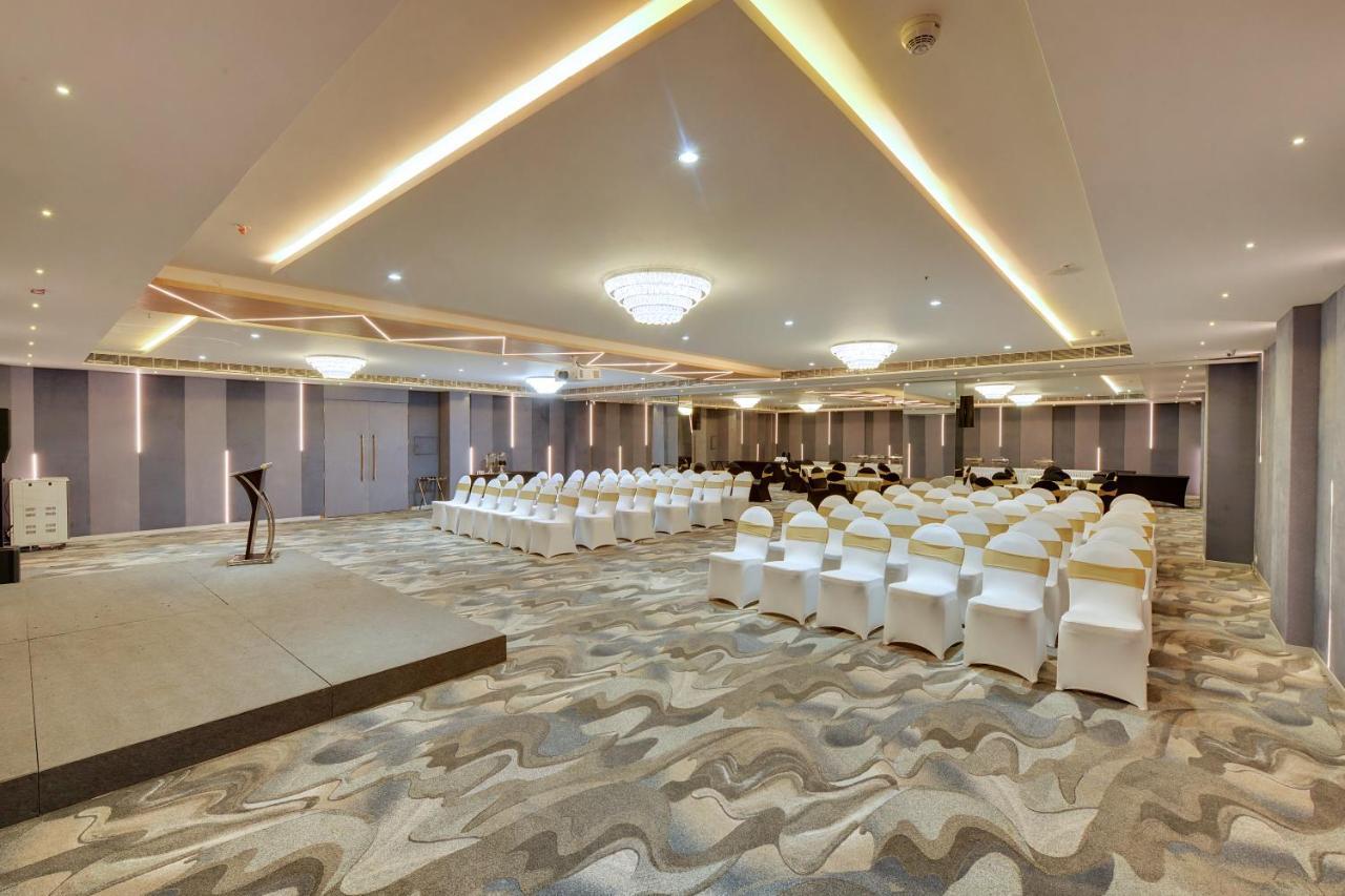 Clarion Hotel Bangalore Yesvantpur Exteriör bild