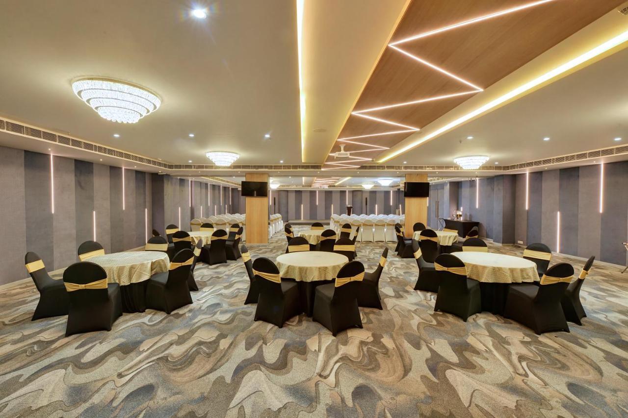 Clarion Hotel Bangalore Yesvantpur Exteriör bild