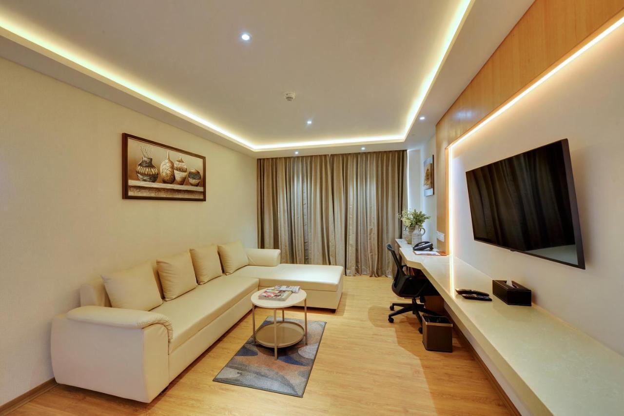 Clarion Hotel Bangalore Yesvantpur Exteriör bild