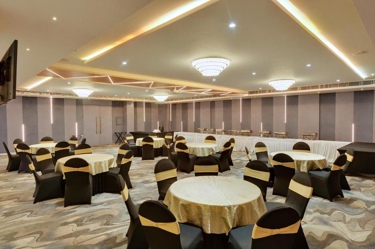 Clarion Hotel Bangalore Yesvantpur Exteriör bild