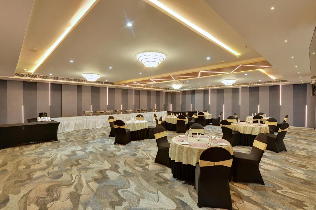 Clarion Hotel Bangalore Yesvantpur Exteriör bild