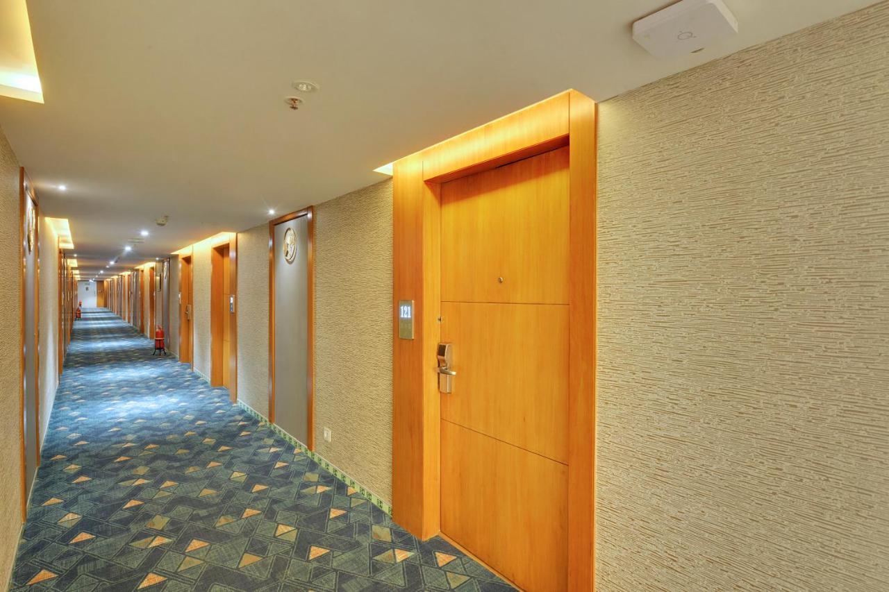 Clarion Hotel Bangalore Yesvantpur Exteriör bild