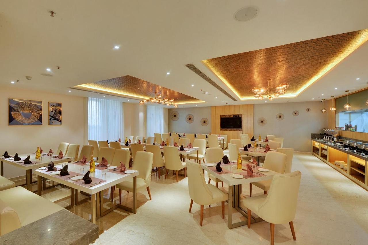 Clarion Hotel Bangalore Yesvantpur Exteriör bild