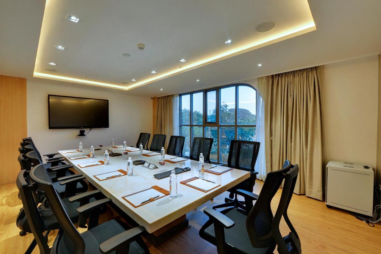 Clarion Hotel Bangalore Yesvantpur Exteriör bild