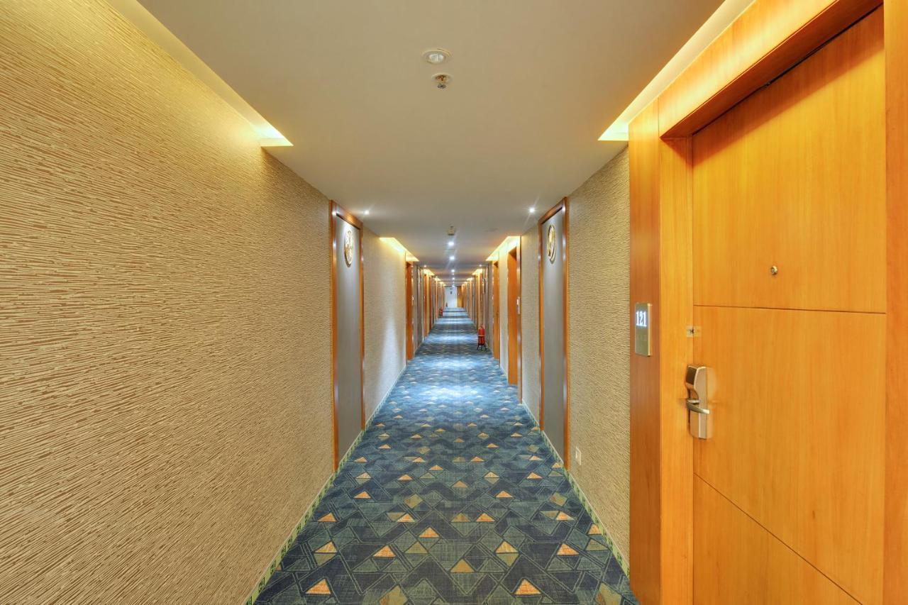 Clarion Hotel Bangalore Yesvantpur Exteriör bild