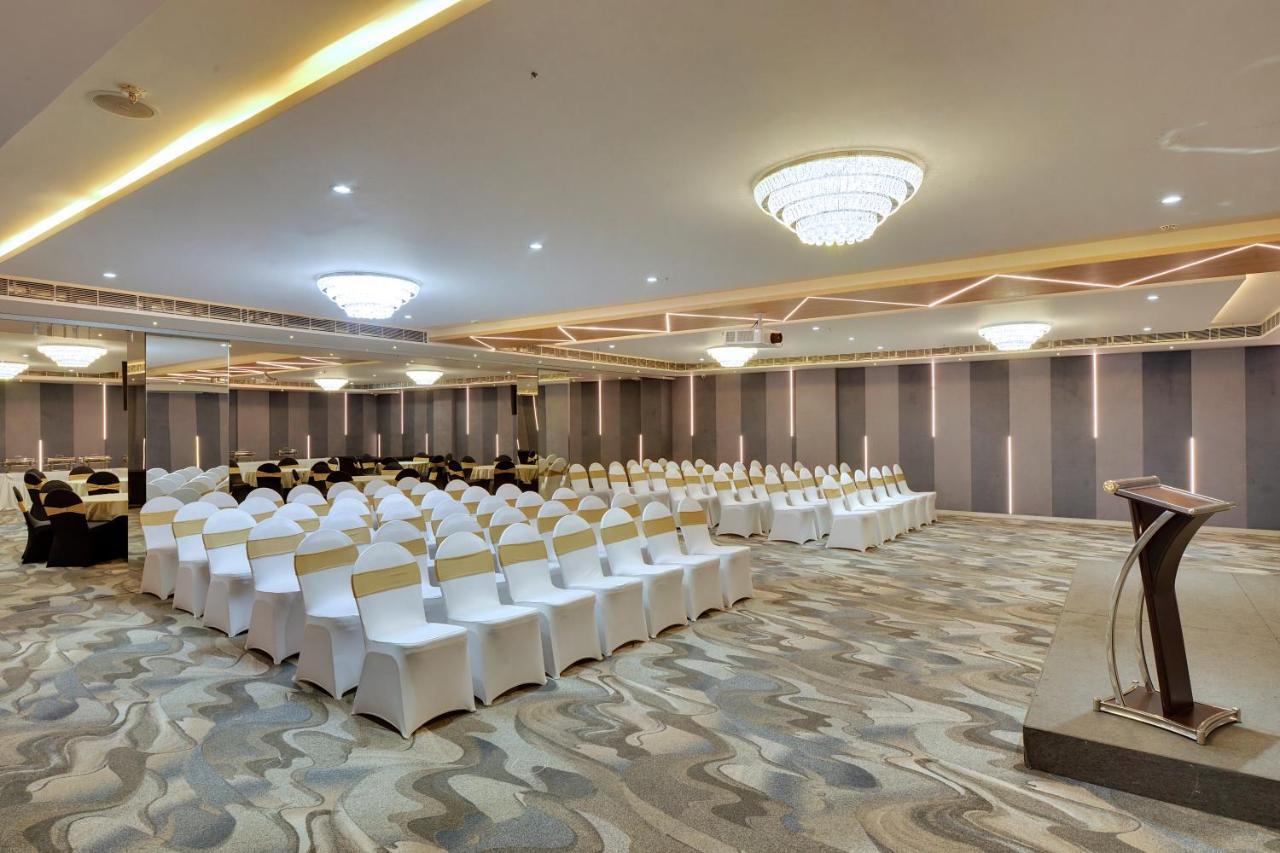 Clarion Hotel Bangalore Yesvantpur Exteriör bild