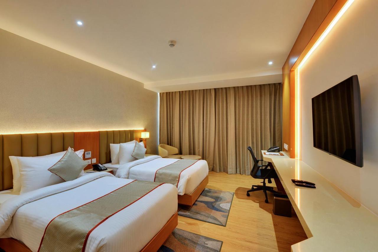 Clarion Hotel Bangalore Yesvantpur Exteriör bild