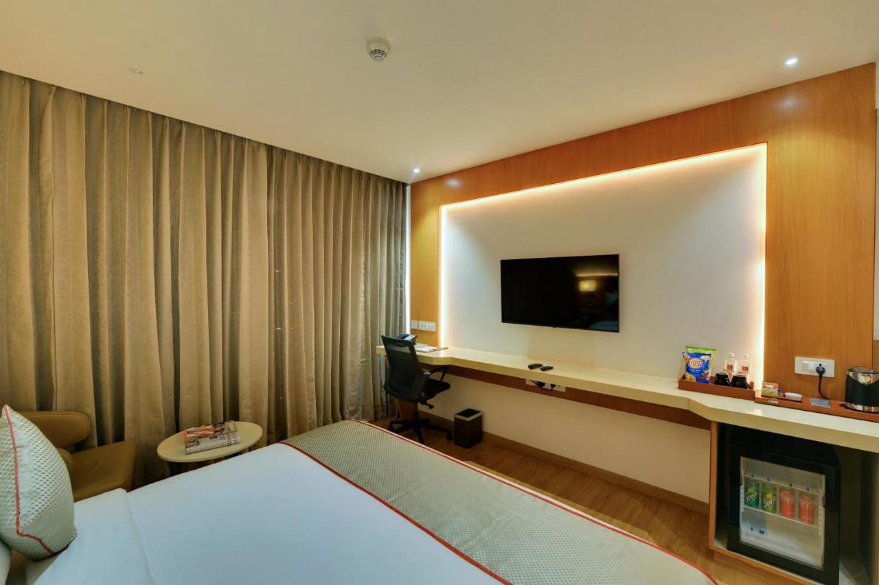 Clarion Hotel Bangalore Yesvantpur Exteriör bild