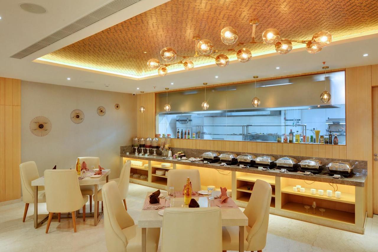 Clarion Hotel Bangalore Yesvantpur Exteriör bild