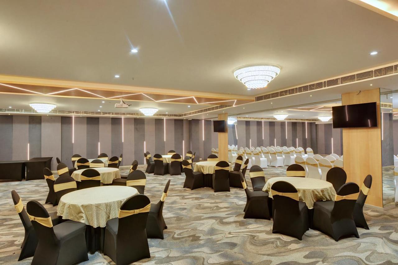 Clarion Hotel Bangalore Yesvantpur Exteriör bild